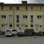 1, 2, 3, 4,5 gleich 5 Vordächer auf einen Schlag in 71069 Sindelfingen Maichingen