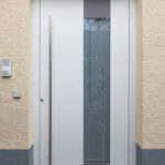 Haustüre aus Aluminium geradelinig besonders zeitlos in 71154 Nufringen